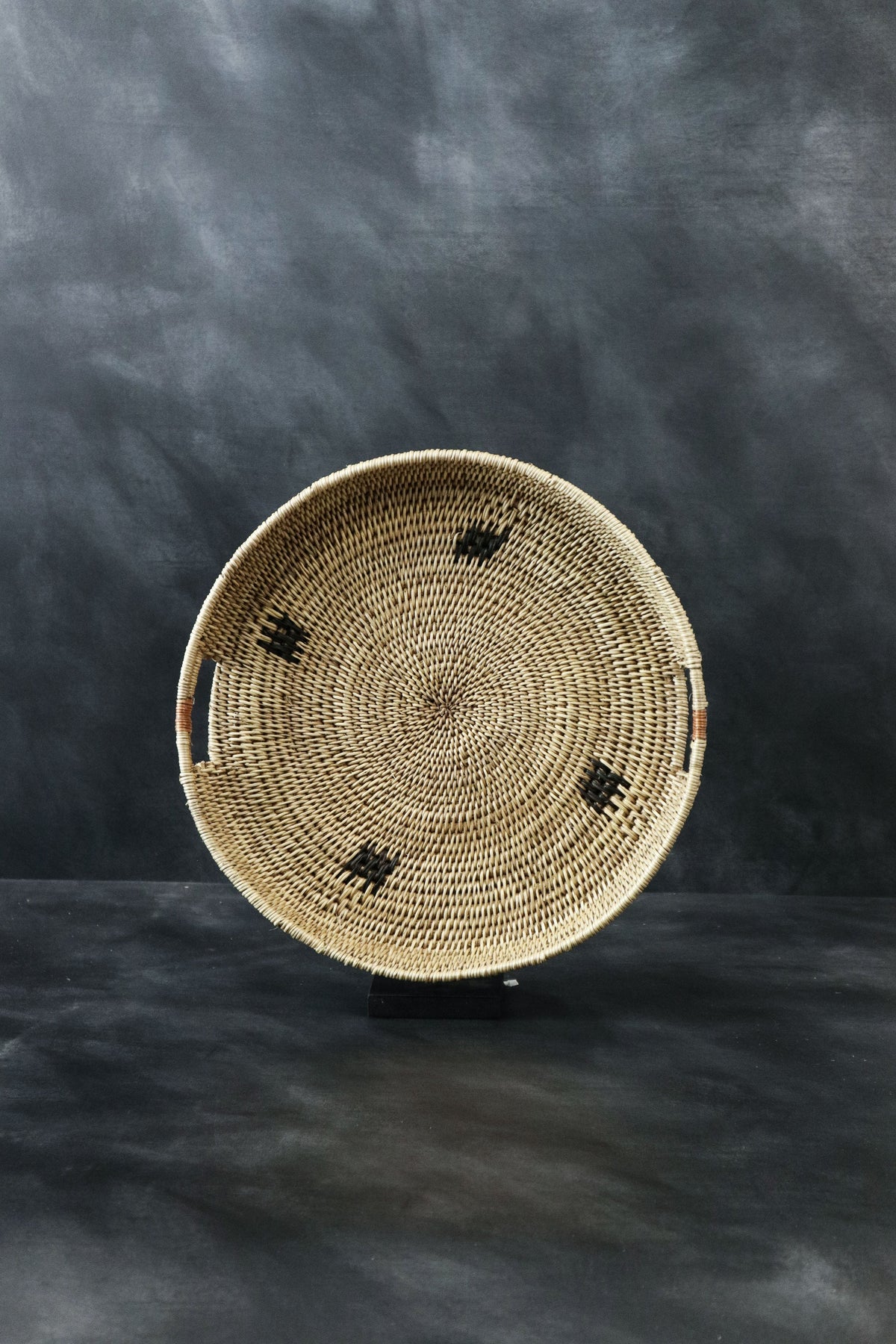 Handwoven Makenge root tray from Zambia