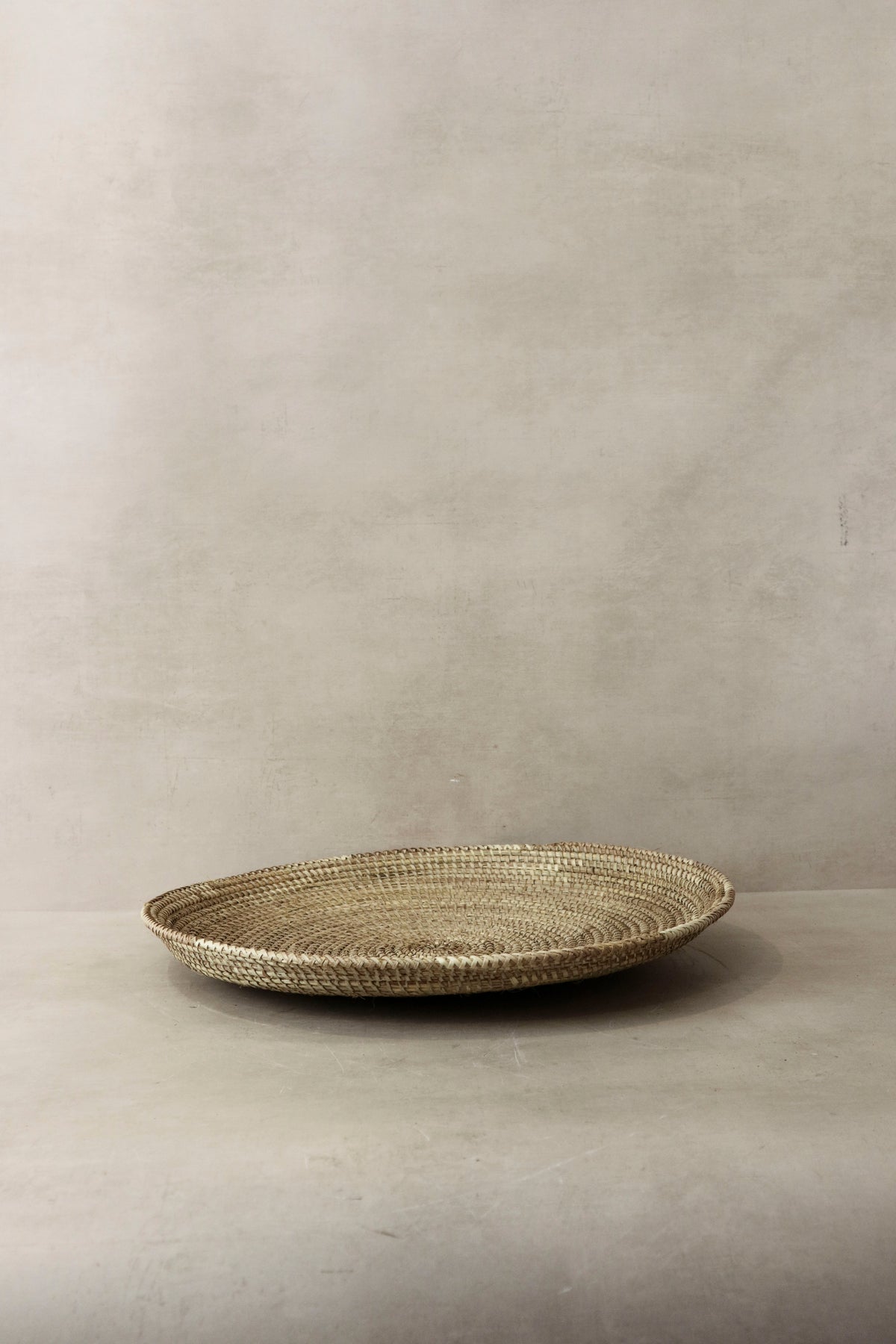 Handmade natural woven tray from Senegal, view 4